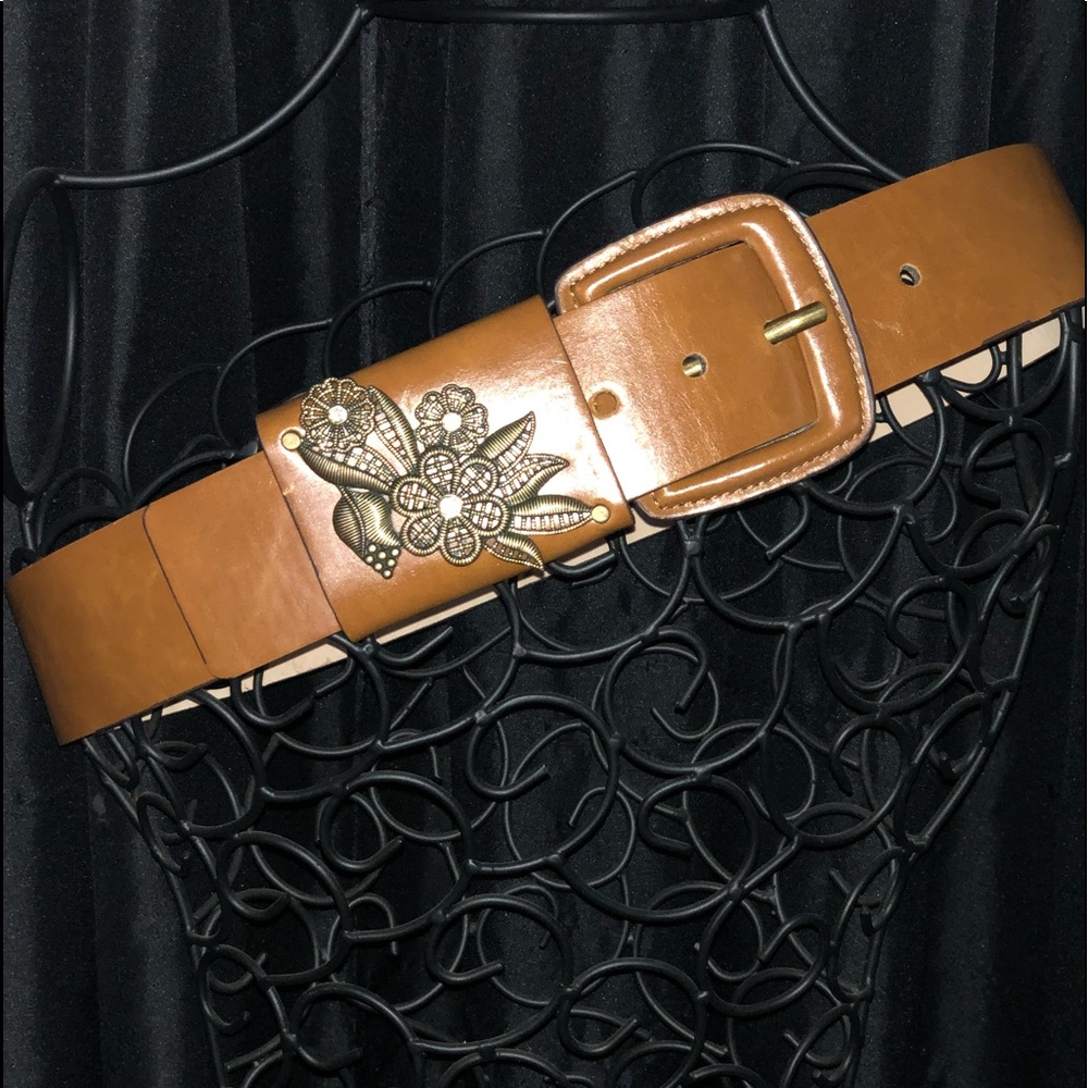 Betsey Johnson Leather Belt 😬